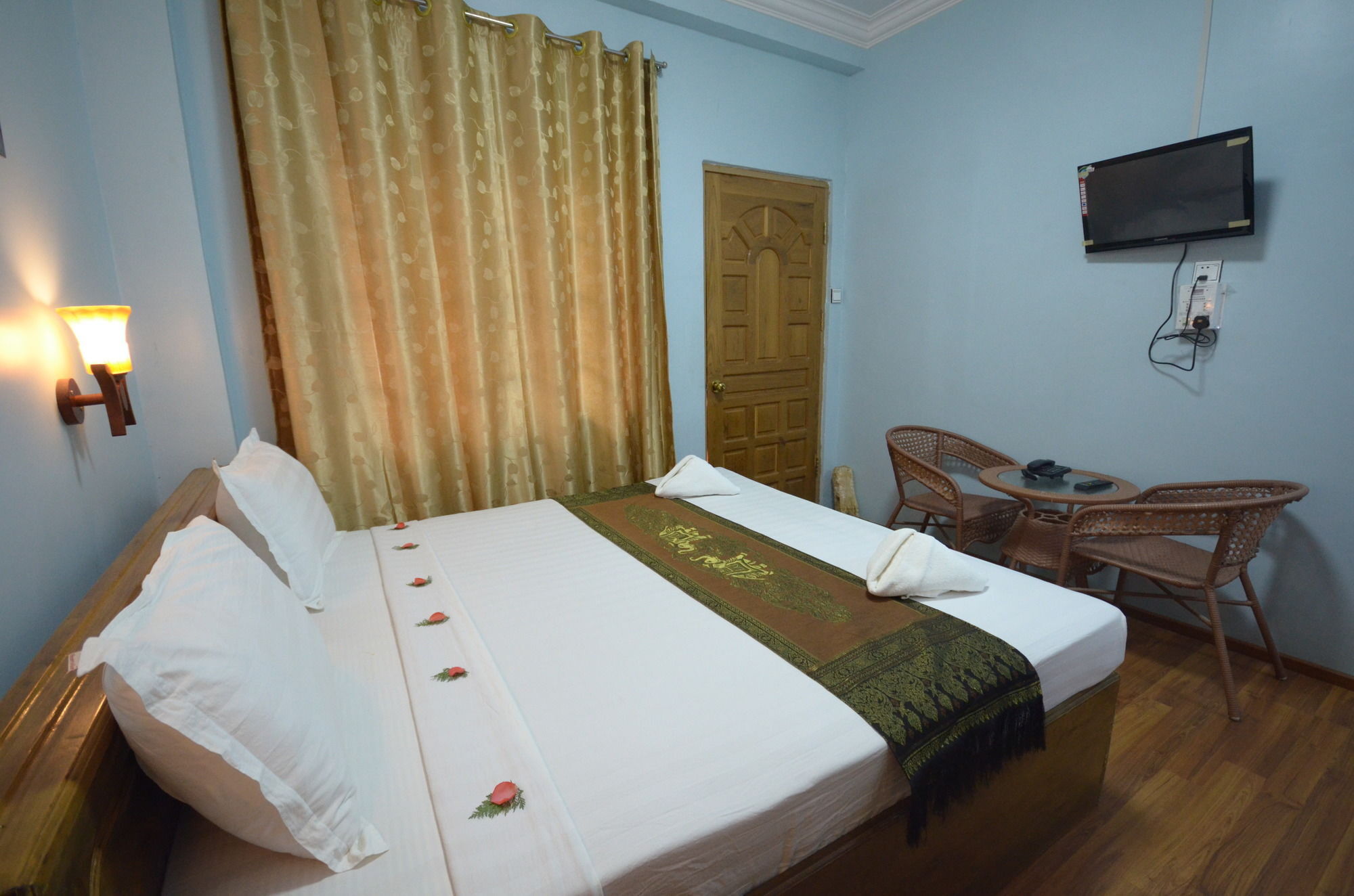 Inlay Palace Hotel Nyaung Shwe Ngoại thất bức ảnh